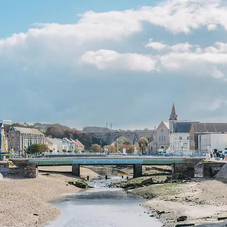 Les Garennes A Deux Pas De La Et Du Centre Ville, Menage Inclus 아파트 위머로우