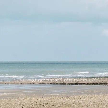 شقة Les Garennes A Deux Pas De La Et Du Centre Ville, Menage Inclus *